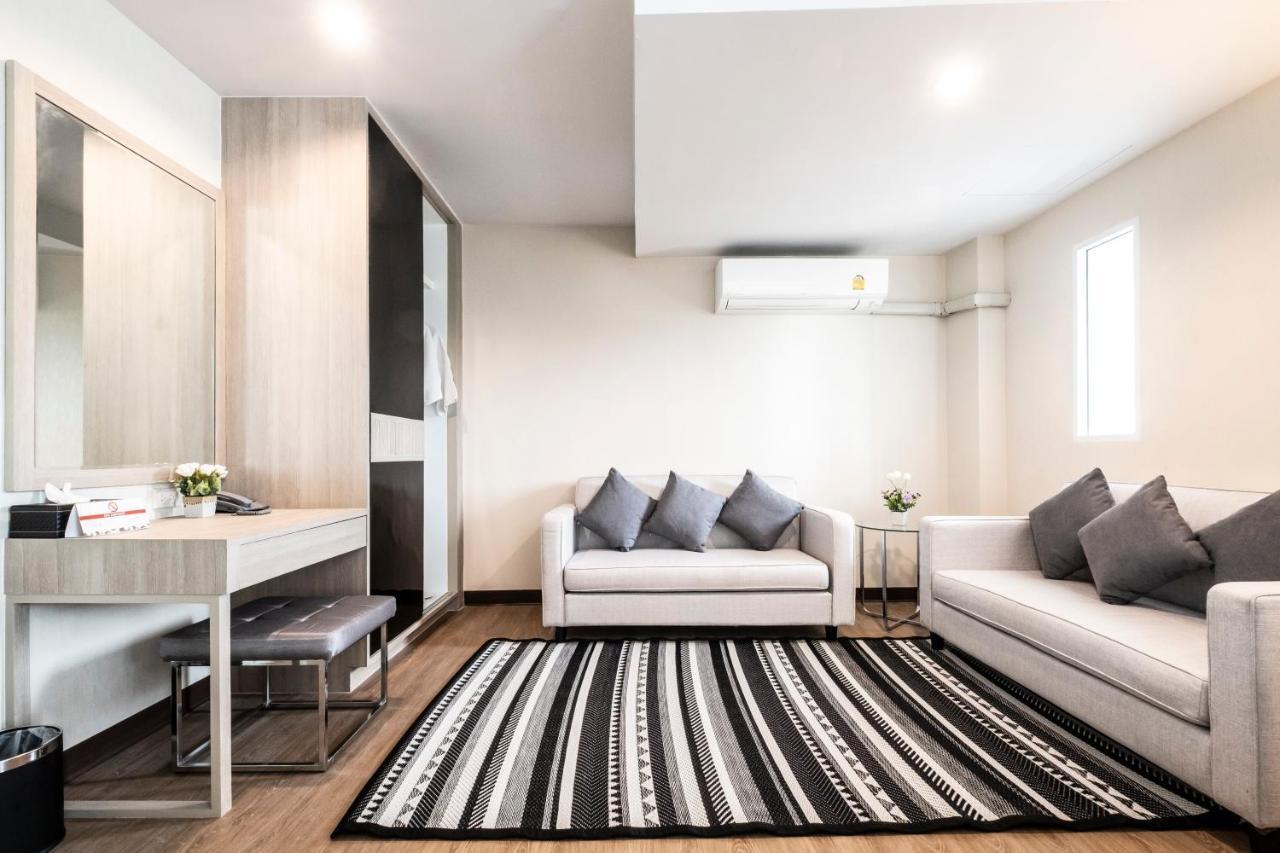 The Airport Courtyard Suvarnabhumi Airport بانكوك المظهر الخارجي الصورة A living room in a condominium
